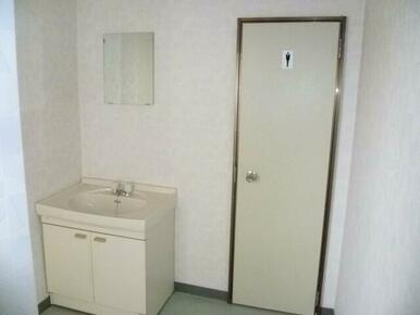 2F男子トイレ