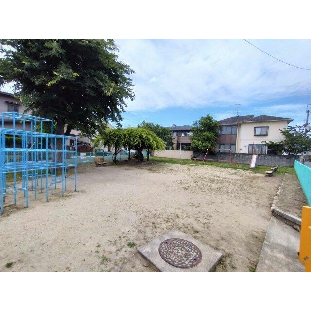 天王町あやめ児童遊園　徒歩3分(約240ｍ）