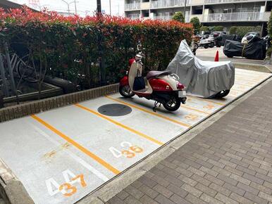 バイク置き場も完備しています♪