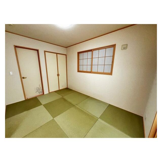 「和室」二面採光で日当たり良好