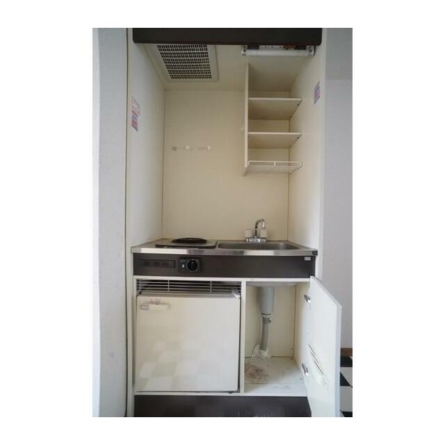 収納は上下にあり豊富