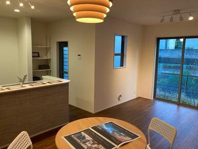 わが家のリビング、それはいちばん自分らしく振る舞える空間（10号棟）