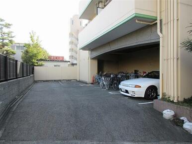敷地内駐車場