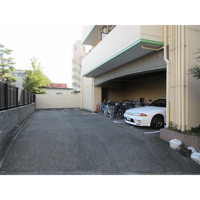 敷地内駐車場