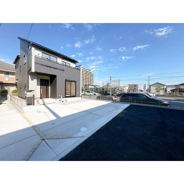 【販売現地】太陽光パネル標準装備♪