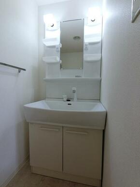 独立洗面化粧台