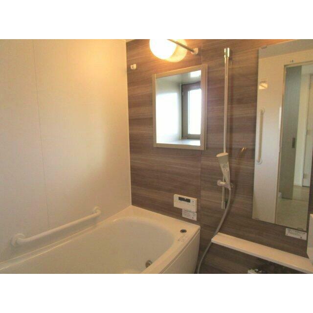 浴室乾燥機付き＆浴室窓