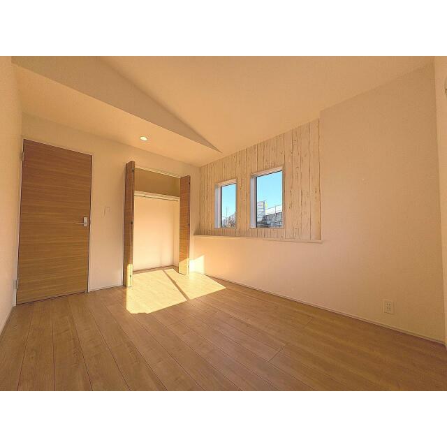 開放感のある勾配天井の子供部屋6.0帖