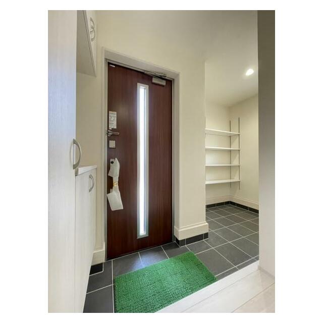 家族の靴がしまえるシューズボックス付き！SICにはベビーカーや子供の遊び道具なども収納できますよ＾＾