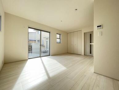 ゆとりある広さと明るさでホッとくつろげるスペースになっています！