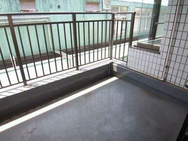※同建物ほかのお部屋の写真です。