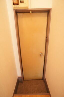 すっきりシンプルな玄関スペースです！