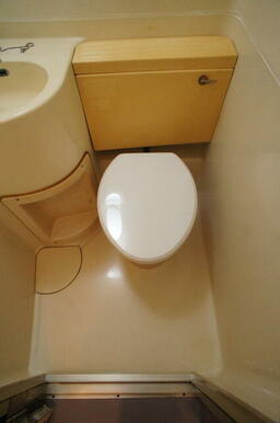 清潔感ある洋式トイレです☆お掃除も楽々です！！