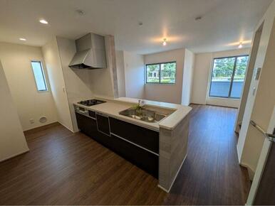 笑顔が溢れる、心和むリビング（7号棟）