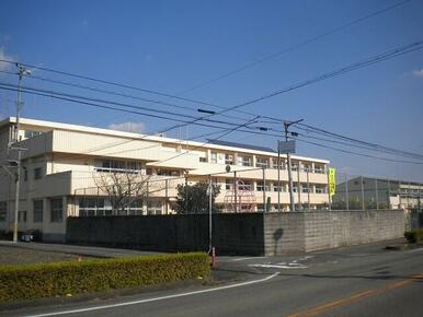 川田西小学校