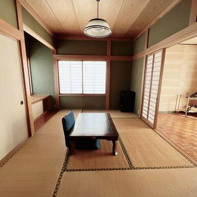 1階6帖和室と隣接する7.5帖洋室は扉を開けるとオープンに使えます。