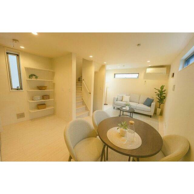 室内写真、家具はＣＧイメージです。