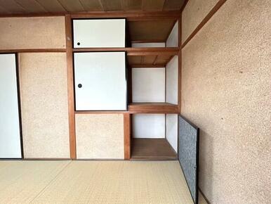 ２Ｆ東側和室６帖の押入。お荷物スッキリ片付きます♪