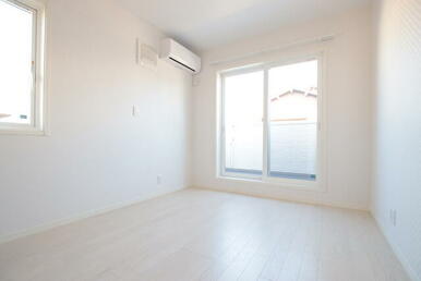 【参考写真】2階5.2帖洋室です！