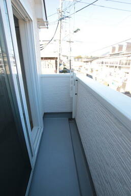 広々としたバルコニーです♪