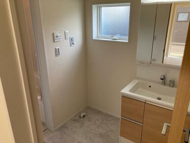 洗面台で帰宅後のリセットタイム（4号棟）