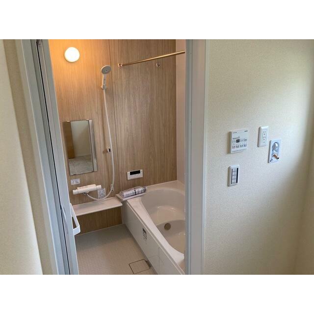 たまりがちな疲れやモヤモヤイライラはバスタイムですっきり洗い流して（4号棟）