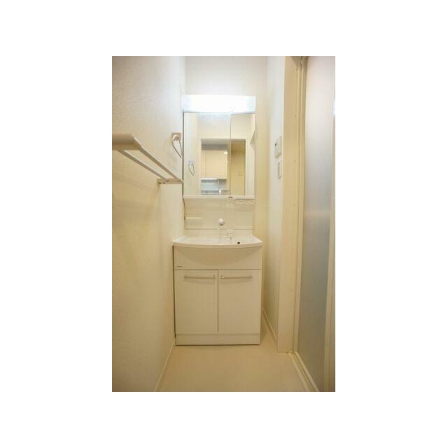 便利な洗髪機能付独立洗面台☆