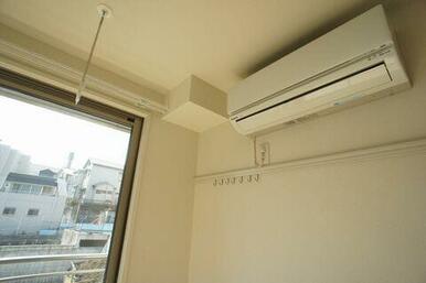 雨の日にうれしい室内物干フック♪