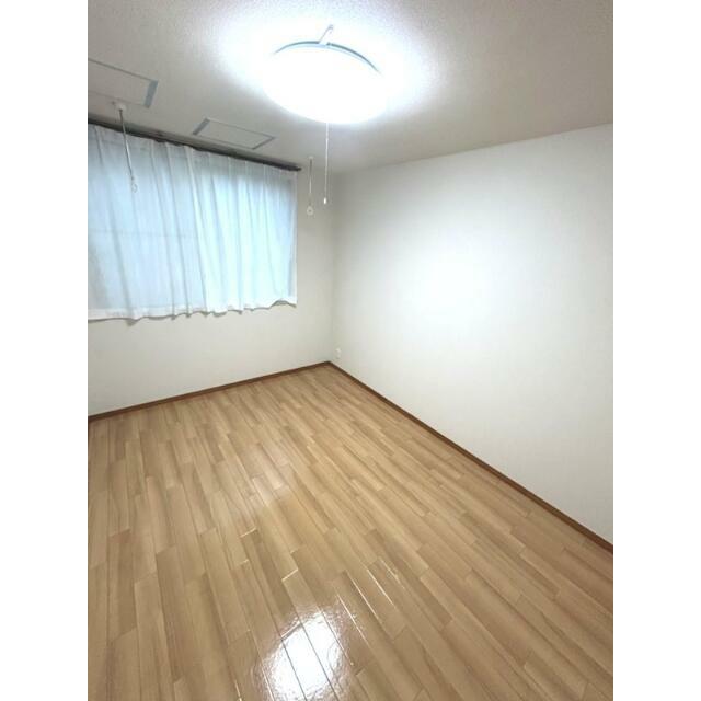 カーテン・照明付き！