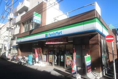 ファミリーマート戸部駅東店