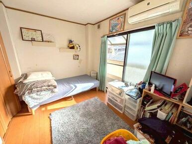 広々とした洋室です