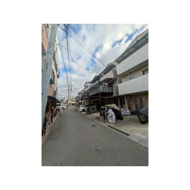 前面道路含む現地写真です