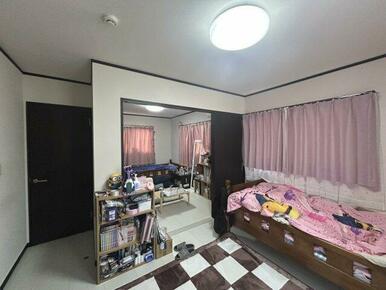 使い勝手のいい洋室です