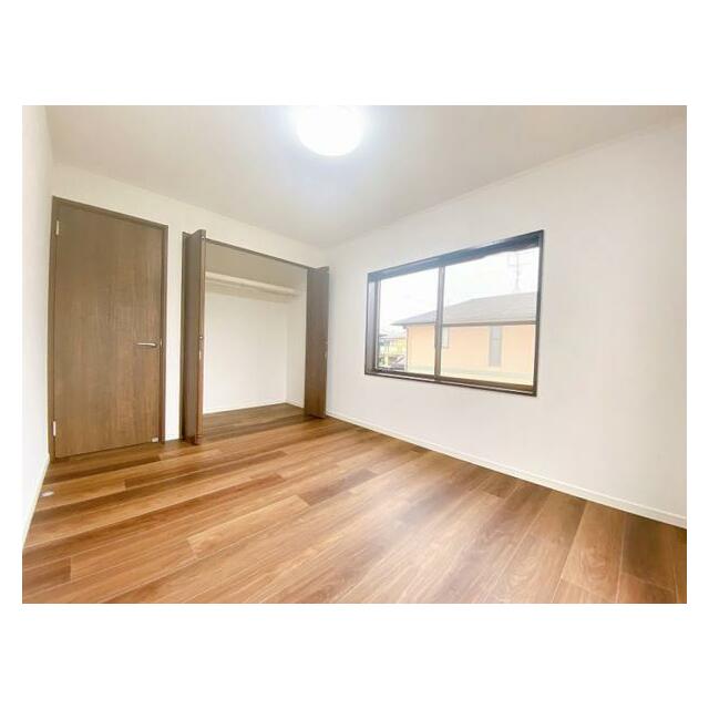 「２階南東洋室」約６帖のお部屋です