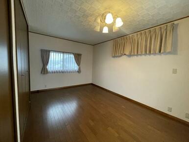 2階東側洋室(別の角度).