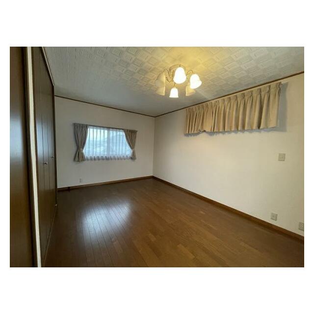 2階東側洋室(別の角度).