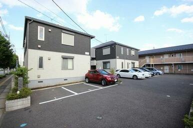 同敷地内に２棟の構成です。