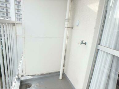 洗濯機置場（バルコニー）