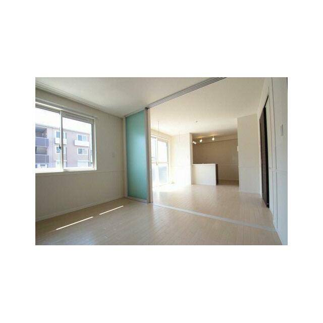 ＬＤＫと洋室はスライディングスクリーンで仕切られています。