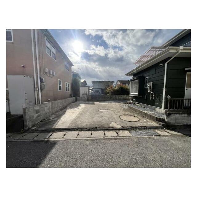 カースペース2台！並列駐車もできます♪