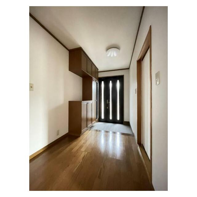 玄関を広く利用できるようシューズボックスを完備！