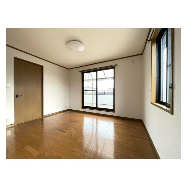 直接バルコニーに出られるので、洗濯物も楽々＾＾