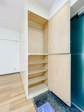 シューズボックス