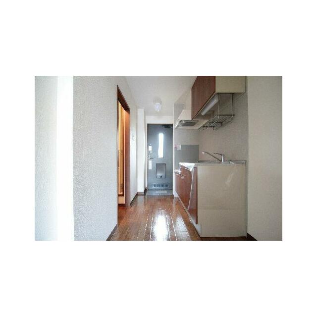 洋室から玄関方向