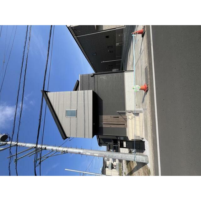 【5号棟】カースペース2台、宅配ボックスあり