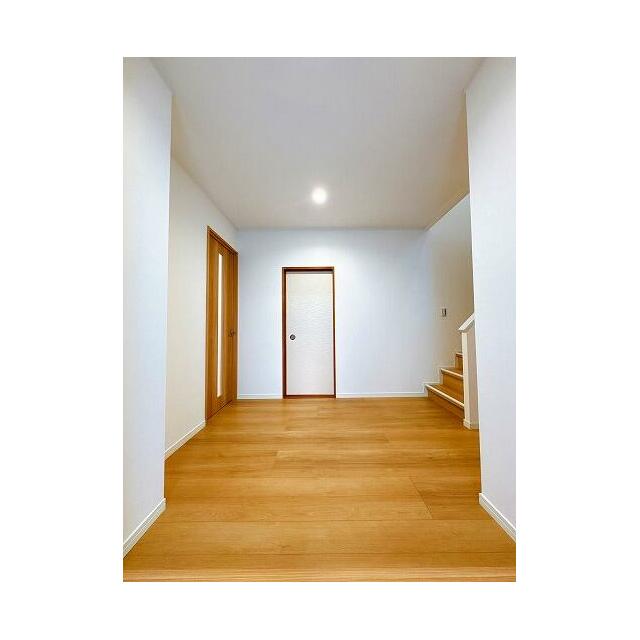 「玄関」玄関ホールの様子です。