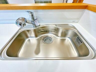 「シンク」ステンレス製のシンクです。