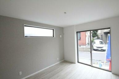 二面彩光で陽当り良好