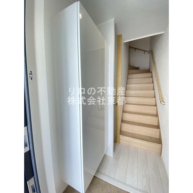 下駄箱がついているので、片付いた玄関をキープできます！