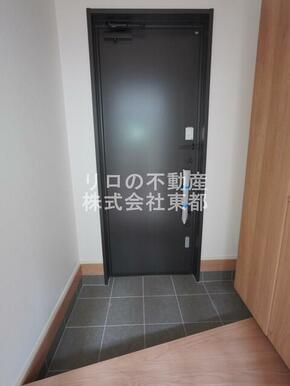 すっきりシンプルな玄関スペースです！